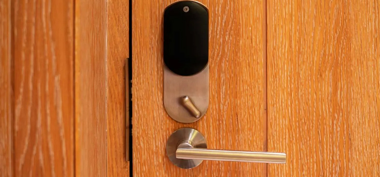 Automatic Locking Door Knob Atascadero